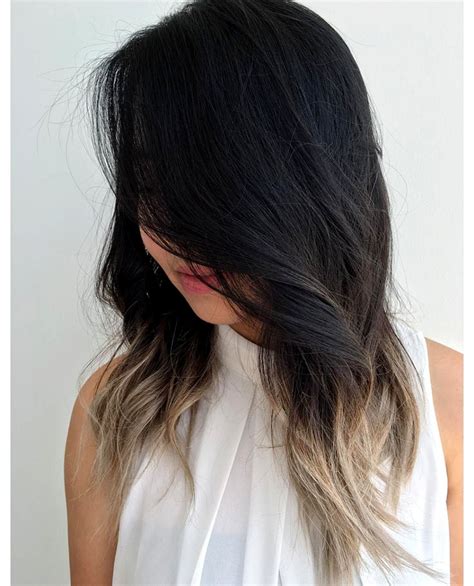 schwarze haare ombre|11 Black Ombré Hair Ideas & How To Get The Look At。